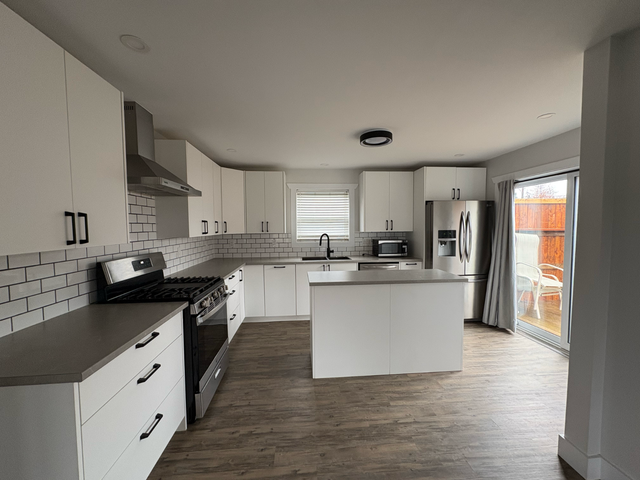 2 Bedroom Upper Unit Duplex - Utilities Included