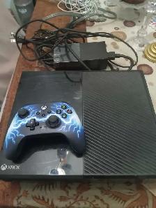 Xbox One Disc Version 500MB With 1 Controller & Cords