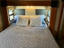 2011 Fuzion Touring Edition Toyhauler RV - Photo 6