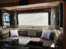 2011 Fuzion Touring Edition Toyhauler RV - Photo 7