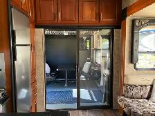 2011 Fuzion Touring Edition Toyhauler RV - Photo 10