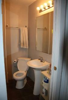 Queen's students - 5 bedroom home - Photo 8
