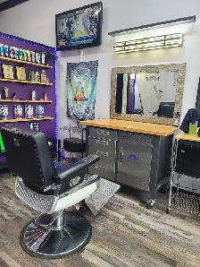 Barber Chair - Photo 2