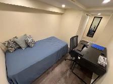 Furnished student 3 bedroom near UofT and TMU