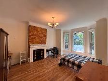 Furnished Rooms and Apartments for Rent near UofT and TMU! - Photo 2