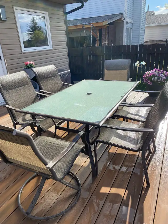 Patio Table and 6 Chairs and Umbrella