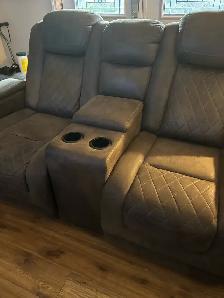 Ashley love-seat - Photo 2