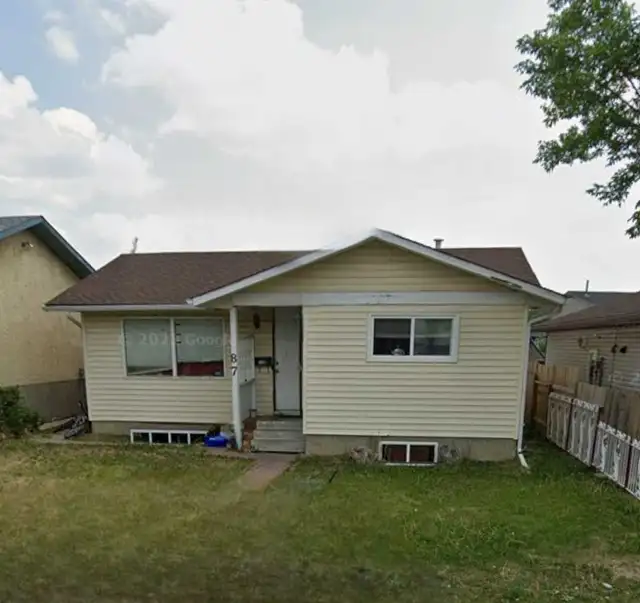 4 Bedroom House For Rent - Falconridge NE