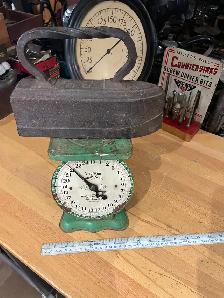 Antique heavy solid cast Iron #22 iron, weighs 22 lbs. - Photo 6