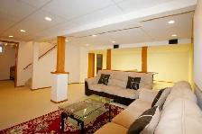 Gorgeous 2 stories 5 BR for Executives & Professionals close UM - Photo 3