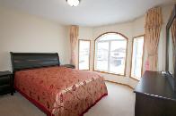 Gorgeous 2 stories 5 BR for Executives & Professionals close UM - Photo 7