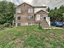 Grand 5 ½ Haut de triplex à Sherbrooke, secteur Jacques-Cartier