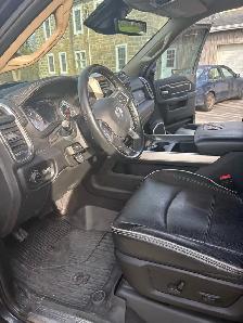 2022 Ram 3500 Laramie Megacab Dually - Photo 9