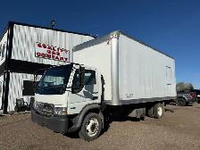 2009 International CF600 21 FOOT BOX - POWER LIFT - ONLY 117712