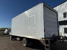 2009 International CF600 21 FOOT BOX - POWER LIFT - ONLY 117712 - Photo 2