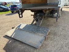 2009 International CF600 21 FOOT BOX - POWER LIFT - ONLY 117712 - Photo 6