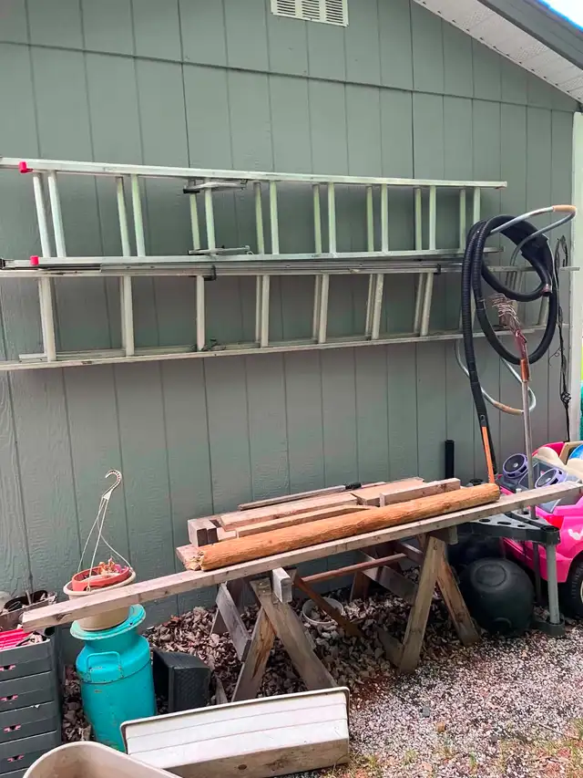 Louisville 20' extension ladders x 2