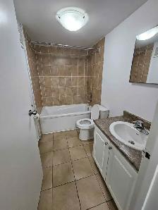 1BR w/ Balcony - Unit 24 - Near Hospital - July 1st - Heat/Wat - Photo 4