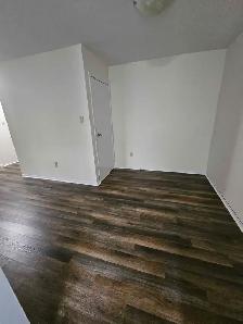 1BR w/ Balcony - Unit 24 - Near Hospital - July 1st - Heat/Wat - Photo 5