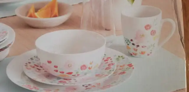 Porcelain Dish set