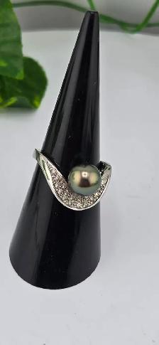 14KT White Gold Wave Ring -Tahitian Black Pearl & Diamond Accent