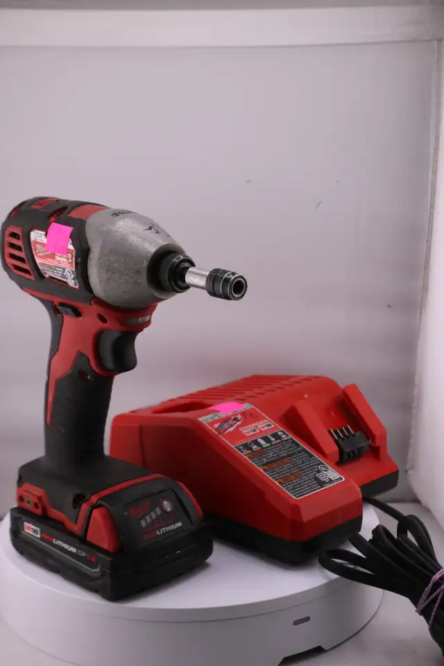 Milwaukee M18 1/4' Hex Impact Driver with Batt/ Charger (#43325