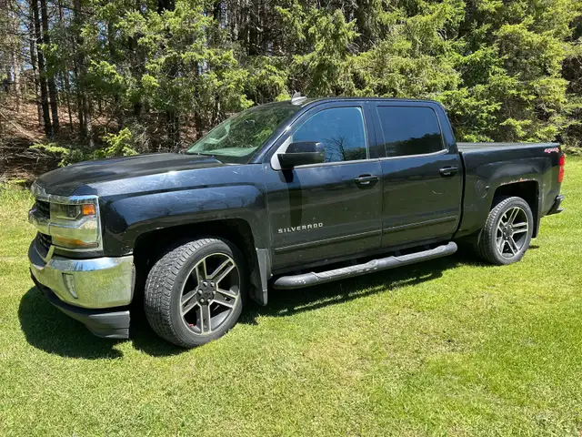 2017 Chevy Silverado LT 4X4