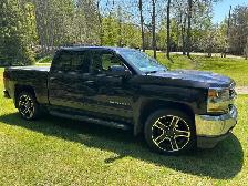 2017 Chevy Silverado LT 4X4 - Photo 4