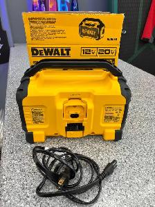 Dewalt DCR010 Jobsite Radio - Photo 2