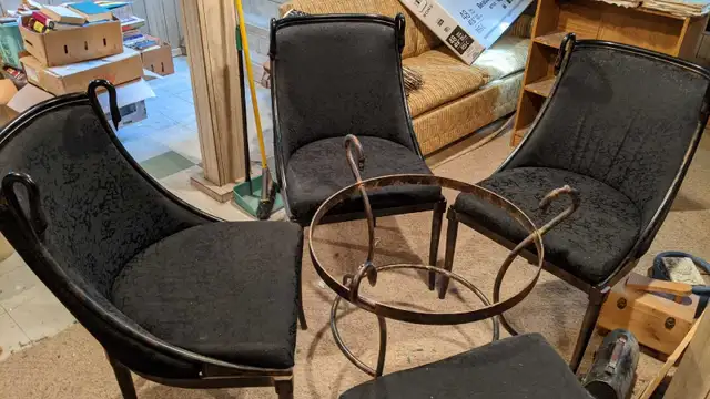 Dinning room table and chairs