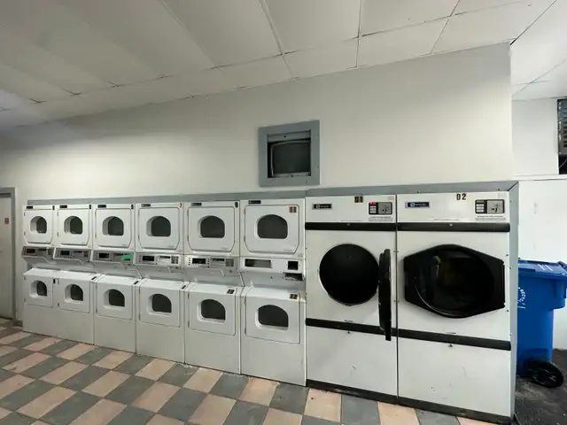 Laundry mat - Equipment Washer & Dryer Machines