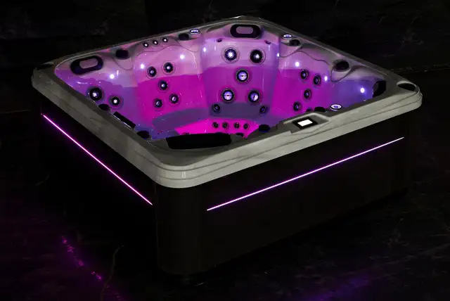 GET A HOT TUB WITH LOUNGER AND ROOM FOR 6 TALL ADULTS