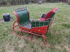 A Vintage Horse Drawn Santa Sleigh.  Complete and ready to go. - Photo 2