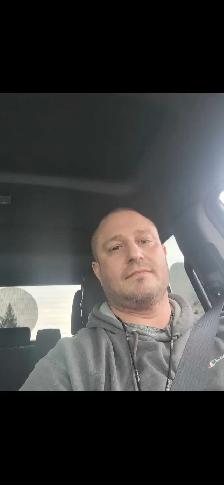strong reliable labour looking for work