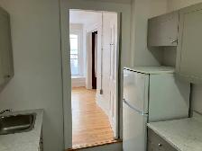 1 Bedroom   Den Sandy Hill Apartment for Rent (173 Daly Ave) - Photo 8