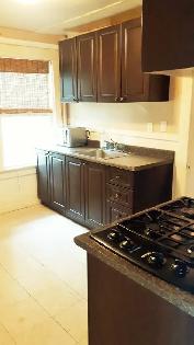 BEST RENT! (DOWNTOWN) Homey 2 Bedrooms Apartment, Clean & Quiet!