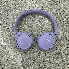 JBL Tune 520BT Headphones - Photo 2