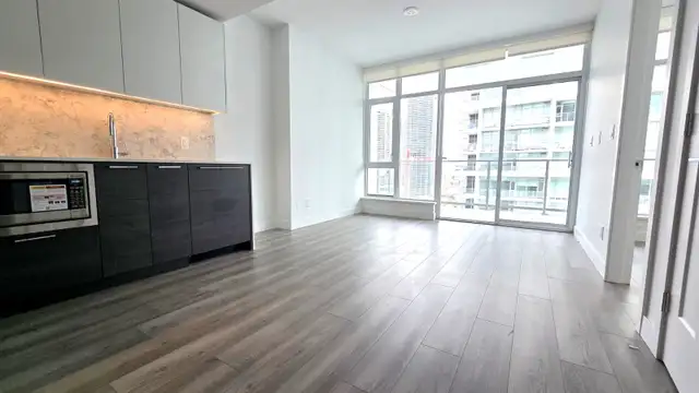 STUNNING 31st Flr 1Bd big Den/Office Brentwood – AC, Parking & V