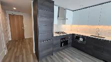 STUNNING 31st Flr 1Bd big Den/Office Brentwood – AC, Parking & V - Photo 3