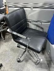 9to5 Diddy Conference Chair – Comfortable & Stylish! - Photo 2