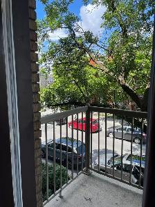 4 1/2 Renovated NDG 1,400$ July 1st - Heat Pump   WiFi - Photo 10