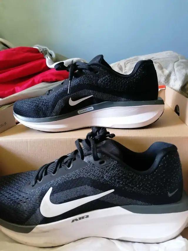 Nike Air Winflo 11 Size 8