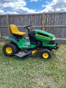 John Deere Ride On Mower - Photo 2