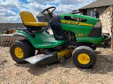 John Deere Ride On Mower - Photo 3