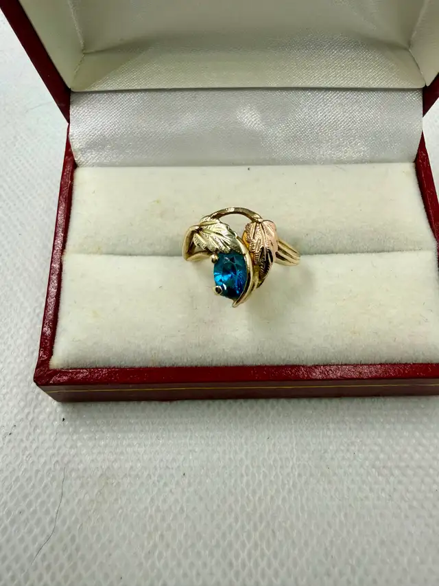 Women's 10K 2 Tone Gold Ring with Blue Topaz~Size 6.5