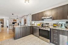 Superbe Location de 2 chambres dans un duplex rue St louis! - Photo 2