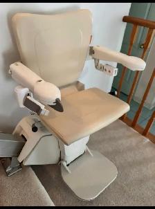 Stairlift Handicare 1100 Model 2023 3 AVAILABLE - Photo 2