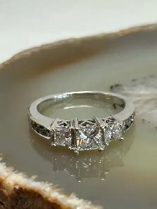 Trinity 14k Diamond Ring - Photo 7