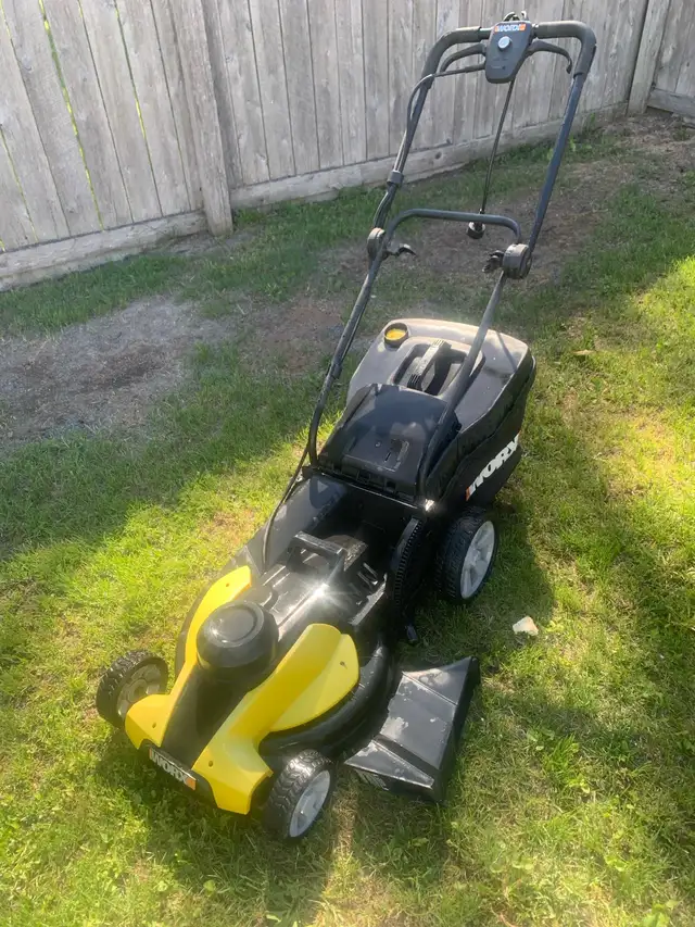 electric lawnmower with bagger