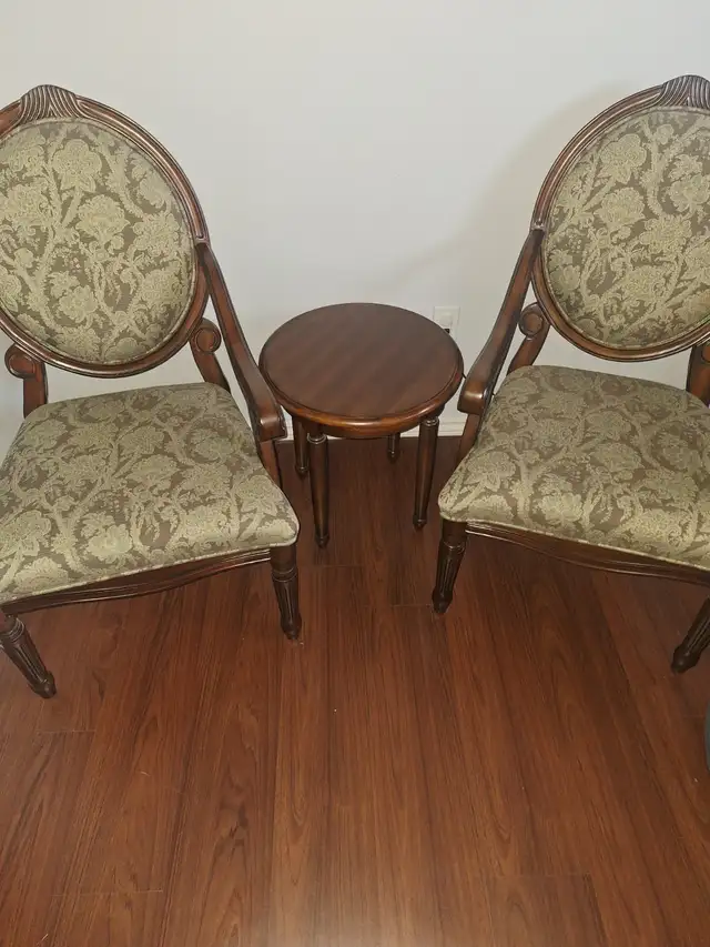 Accent Chairs